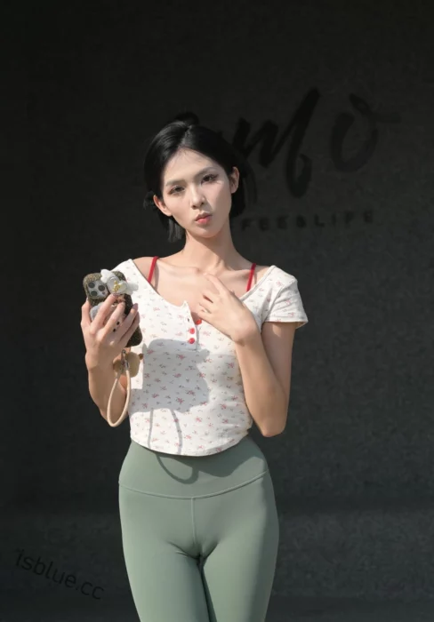 魔镜街拍 - 不吃鸡蛋 x 柚子酱：清新街拍合集 [1027P 20GB]​-次元社区