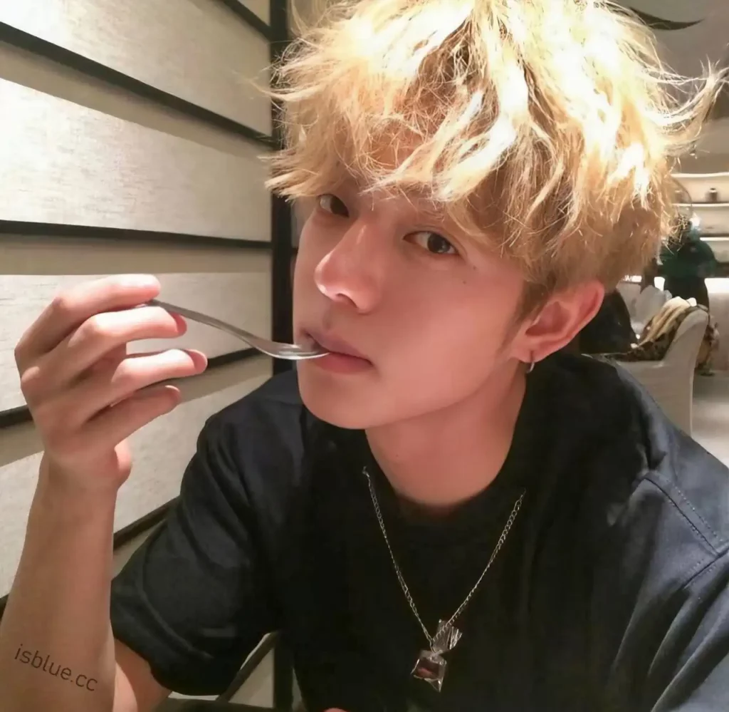 图片[4]-𝗪𝗲𝗖𝗵𝗮𝘁 网络头像男 分享 – 第二期-次元社区